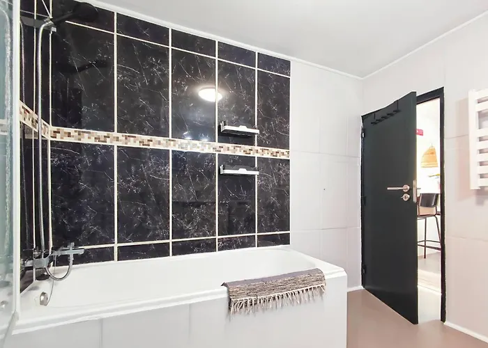 Historic Vineyard Retreat - 1785 Country In Peral Casa vacanze *